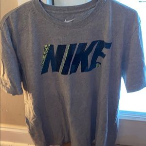 Men’s Nike Shirt
